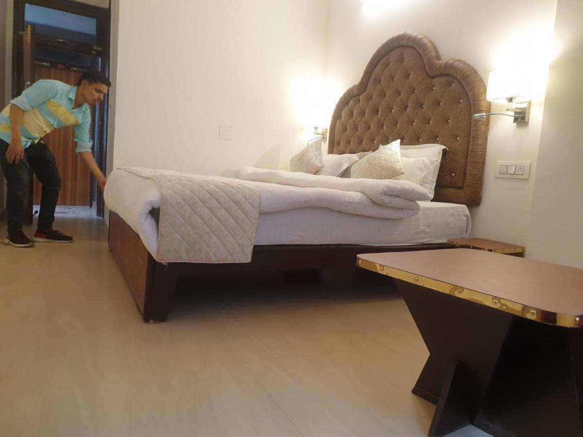 The Neeraj Palace Rishikesh Exterior photo