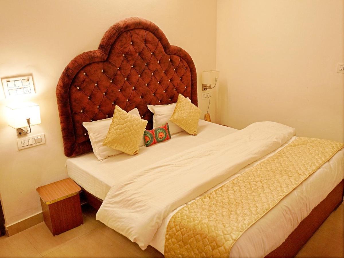 The Neeraj Palace Rishikesh Exterior photo