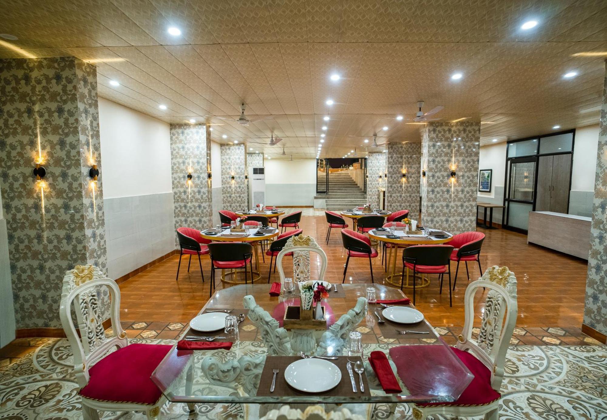 The Neeraj Palace Rishikesh Exterior photo